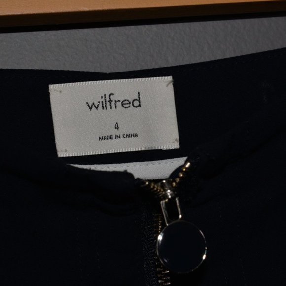 SOLD - Aritzia Wilfred Nolay Wide Leg Flare Cropped Navy Pants Sz 4 - Picture 4 of 6